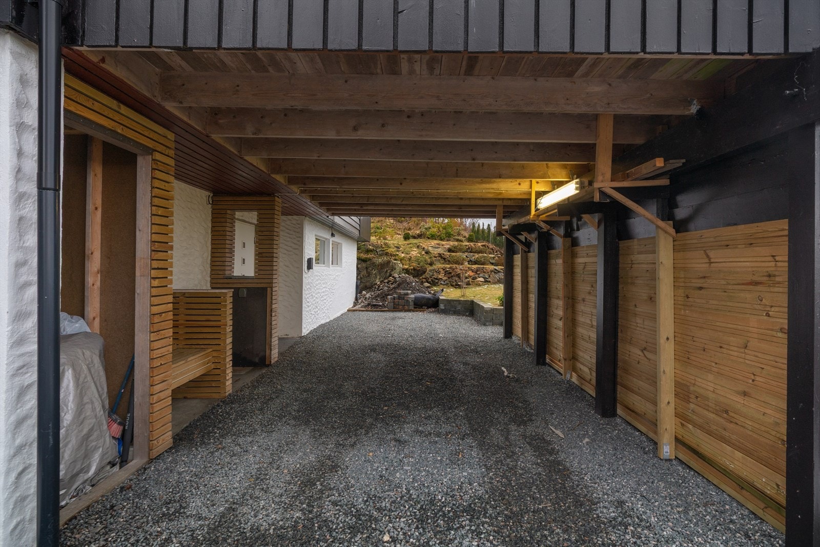 Carport på 27 kvm gir parkering under tak Galleribilde