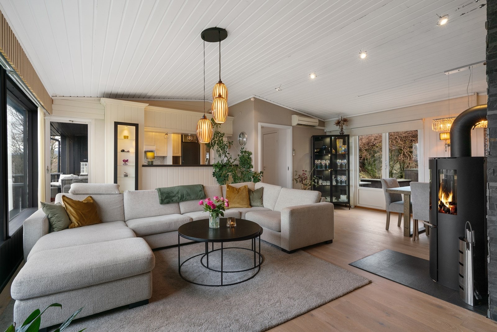 Ildstedet gir ekstra varme på kjølige dager Galleribilde