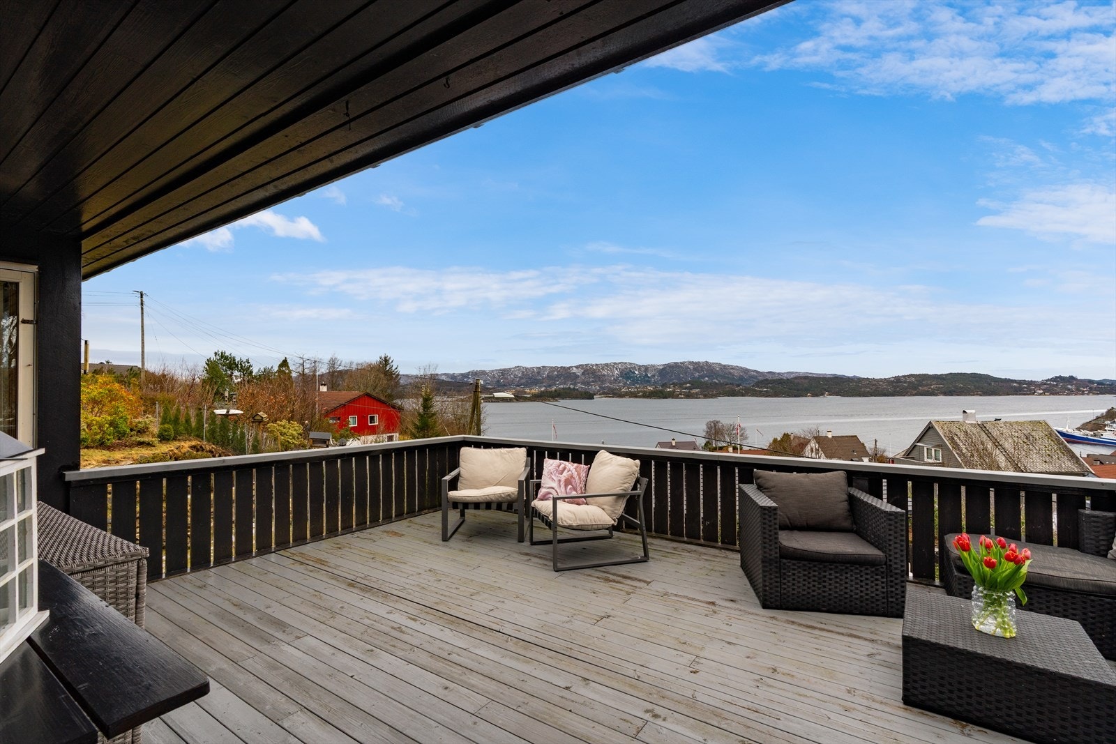 Perfekt sted for avslapning, måltider utendørs eller å nyte utsikten Galleribilde