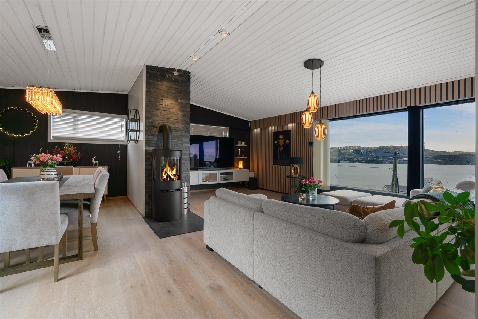 Stor og svært innbydende stue på 42,4 kvm Galleribilde