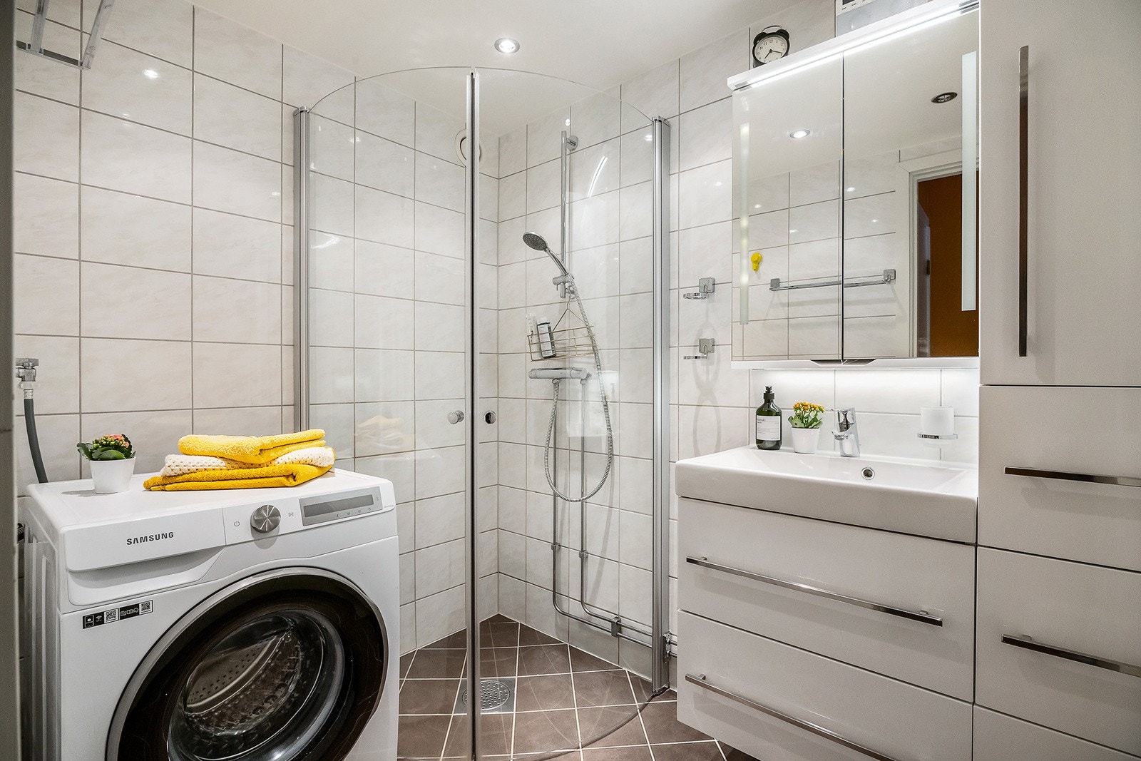 Lekkert bad som er modernisert i regi av borettslaget i 2014 Galleribilde