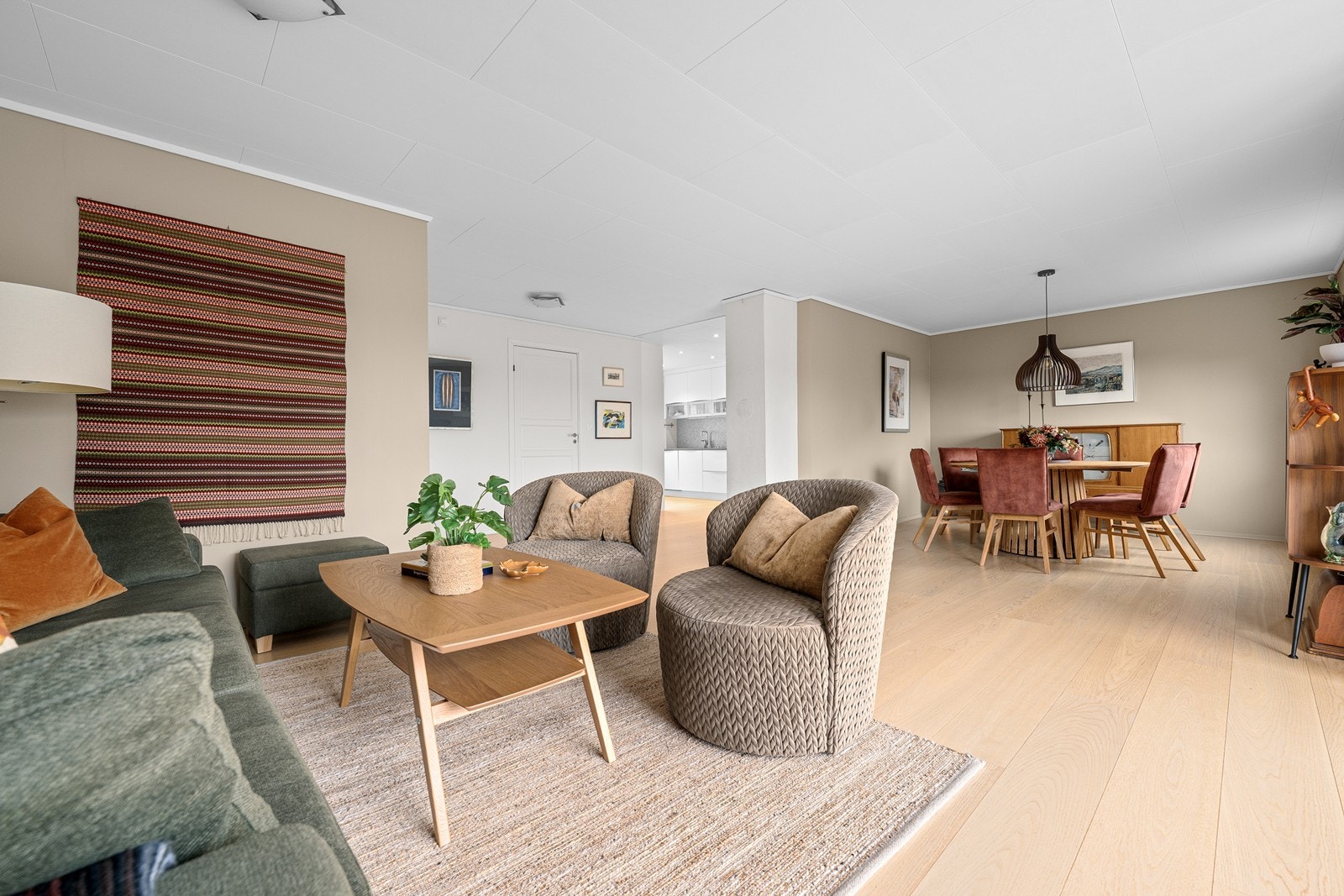 Stue/spisestue Galleribilde