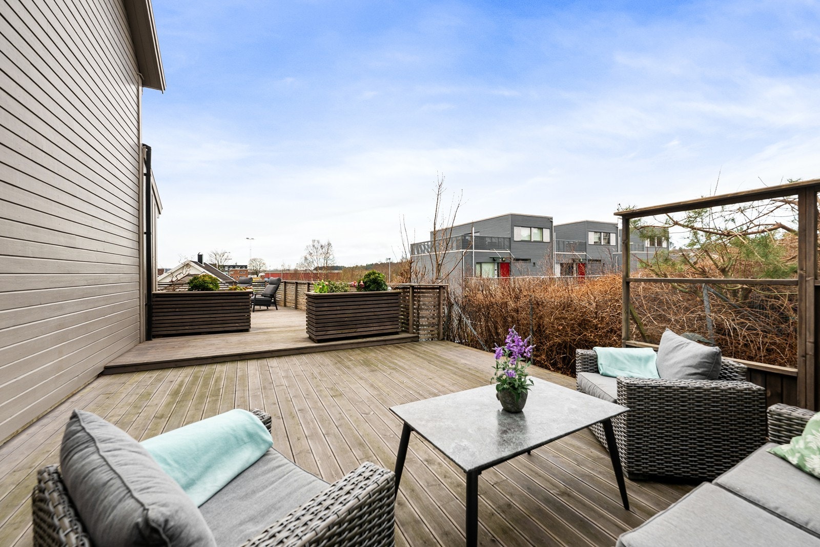 Flere soner for utemøbler. Galleribilde