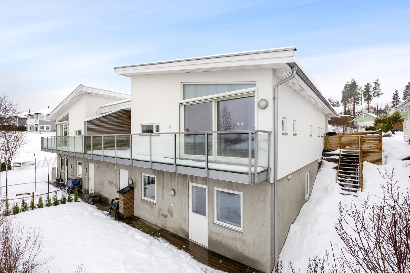 En velholdt, kjedet og innbydende enebolig over to plan. Galleribilde