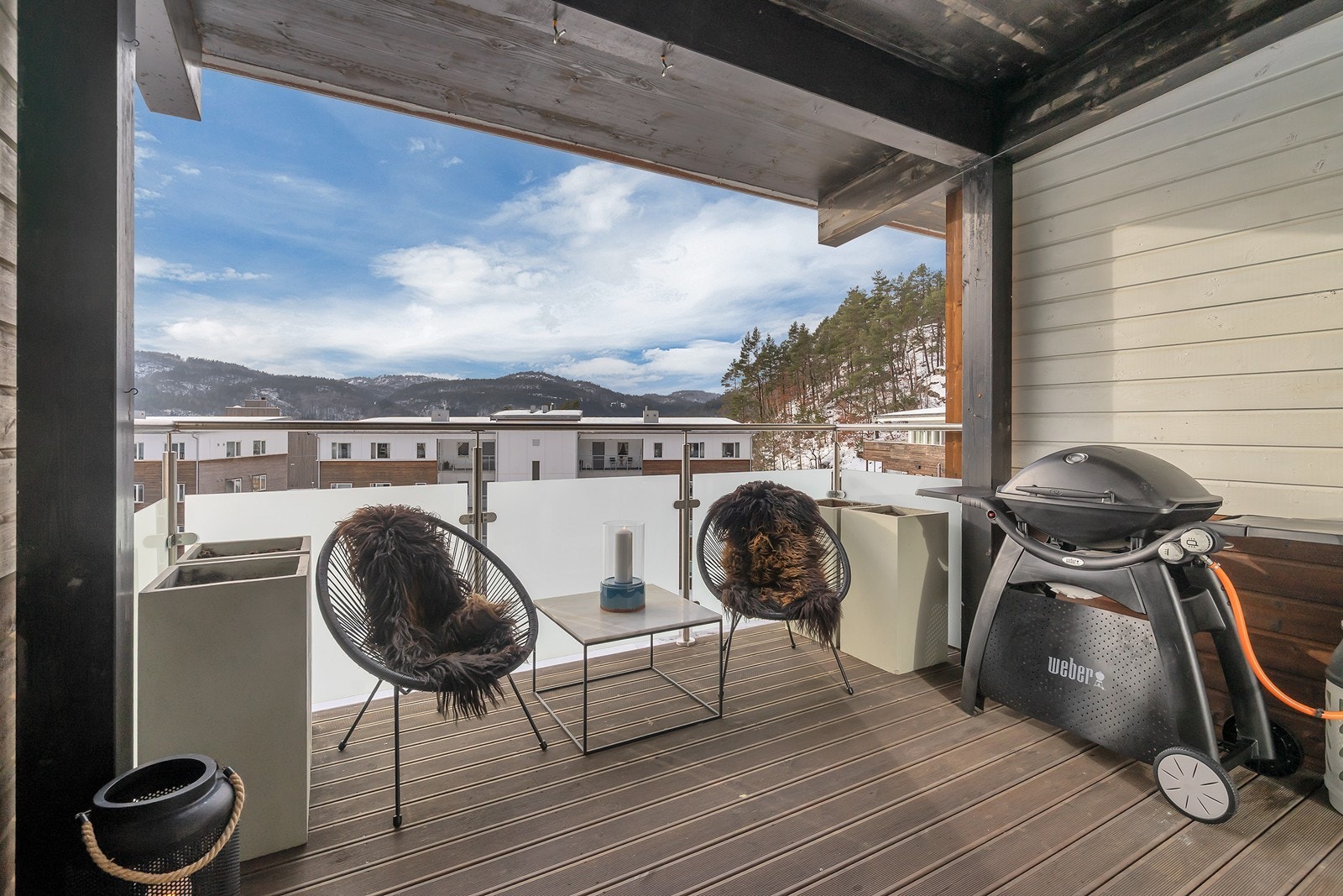 Stor og solrik balkong på ca. 10 kvm. Galleribilde