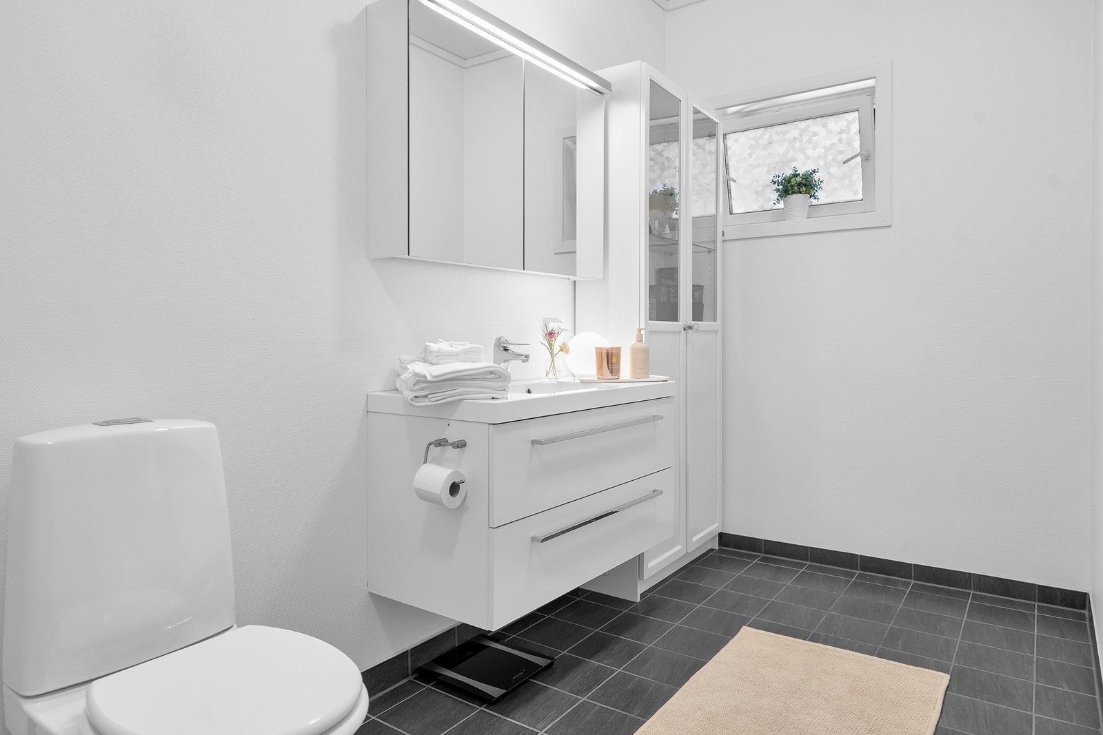 Pent bad med gulvvarme Galleribilde