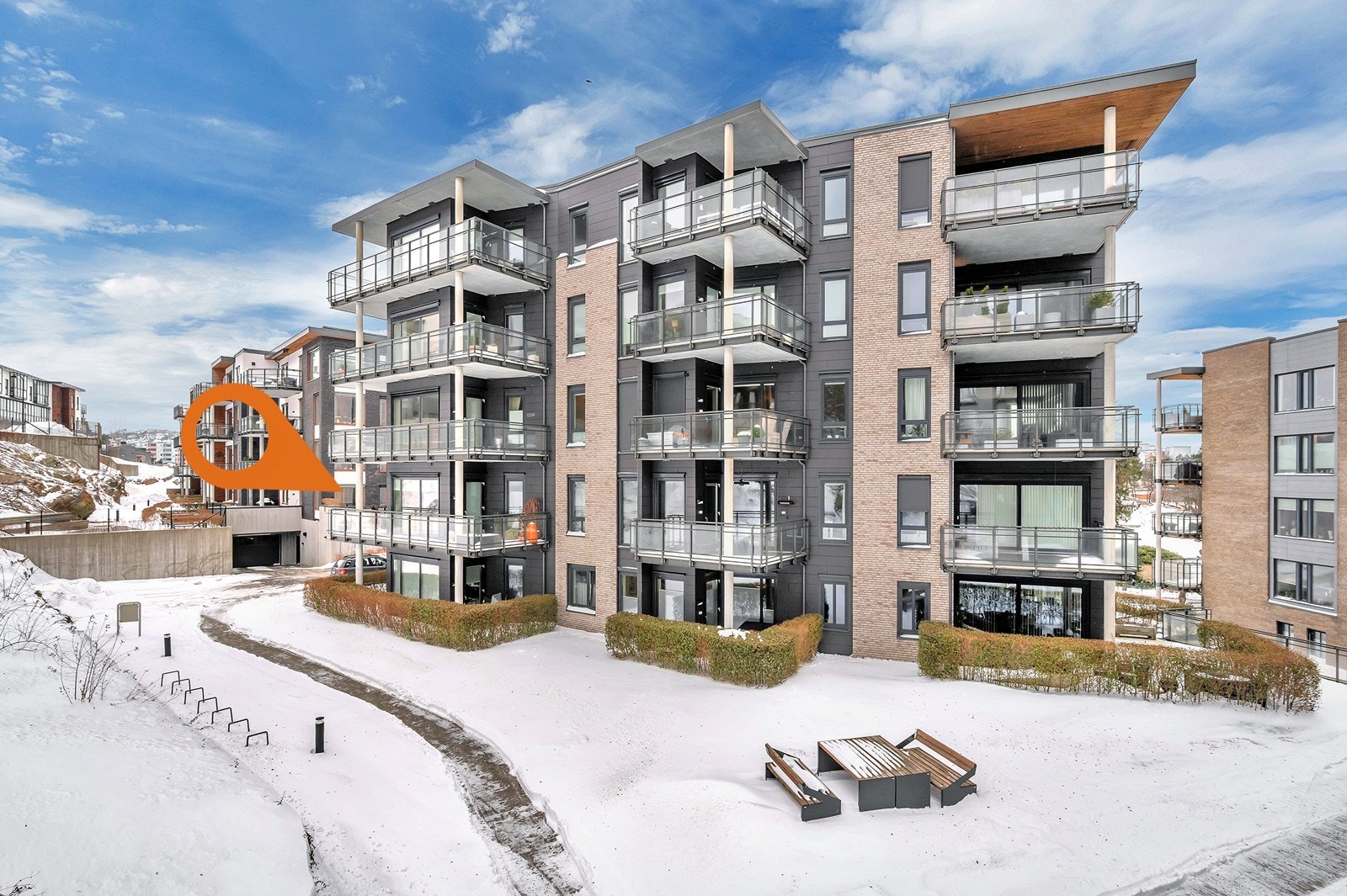 Leiligheten har en attraktiv beliggenhet og ligger skjermet fra trafikken. Galleribilde