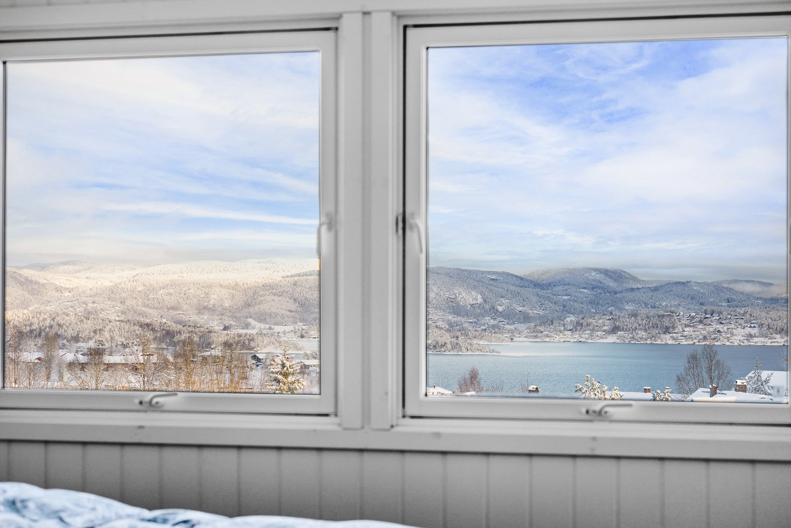 Det er fantastisk flott sjøutsikt fra soverommet Galleribilde