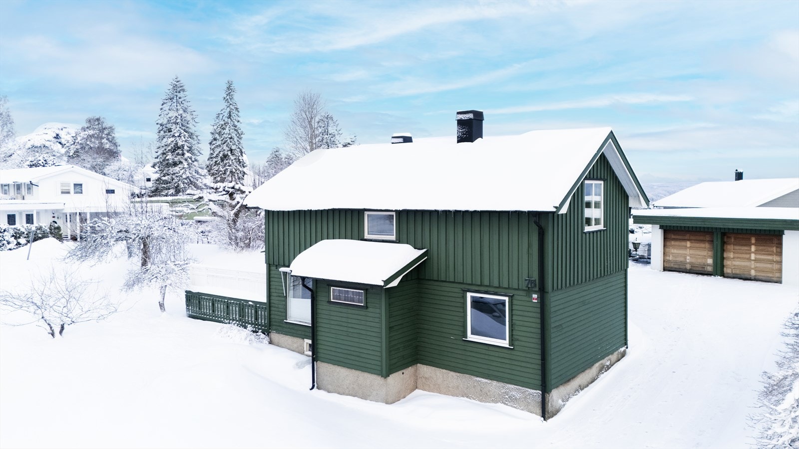 Deler av taket (ca 65 kvm) er byttet i 2025 Galleribilde