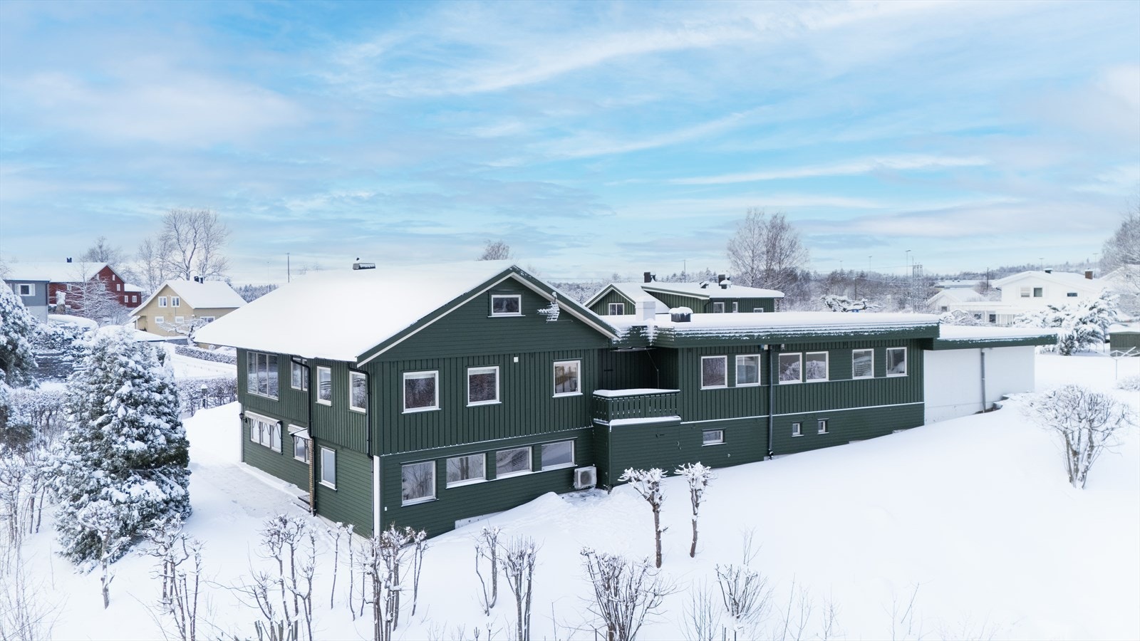 76 B er en stor og innholdsrik enebolig. Galleribilde