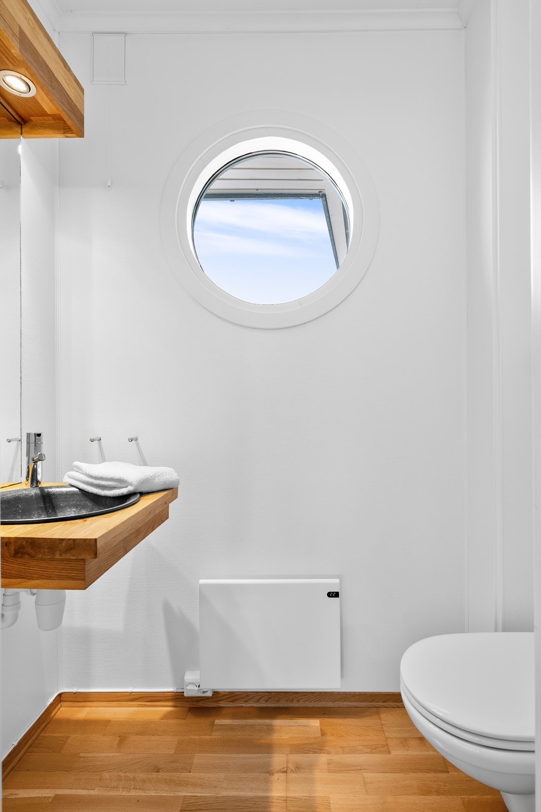 Sep.wc-rom i forbindelse med gangen Galleribilde