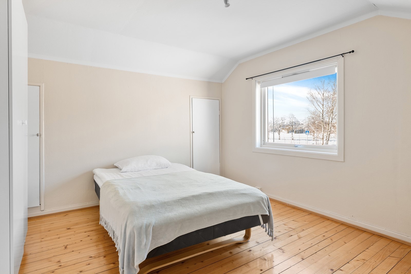 Soverom 2.etg. Galleribilde