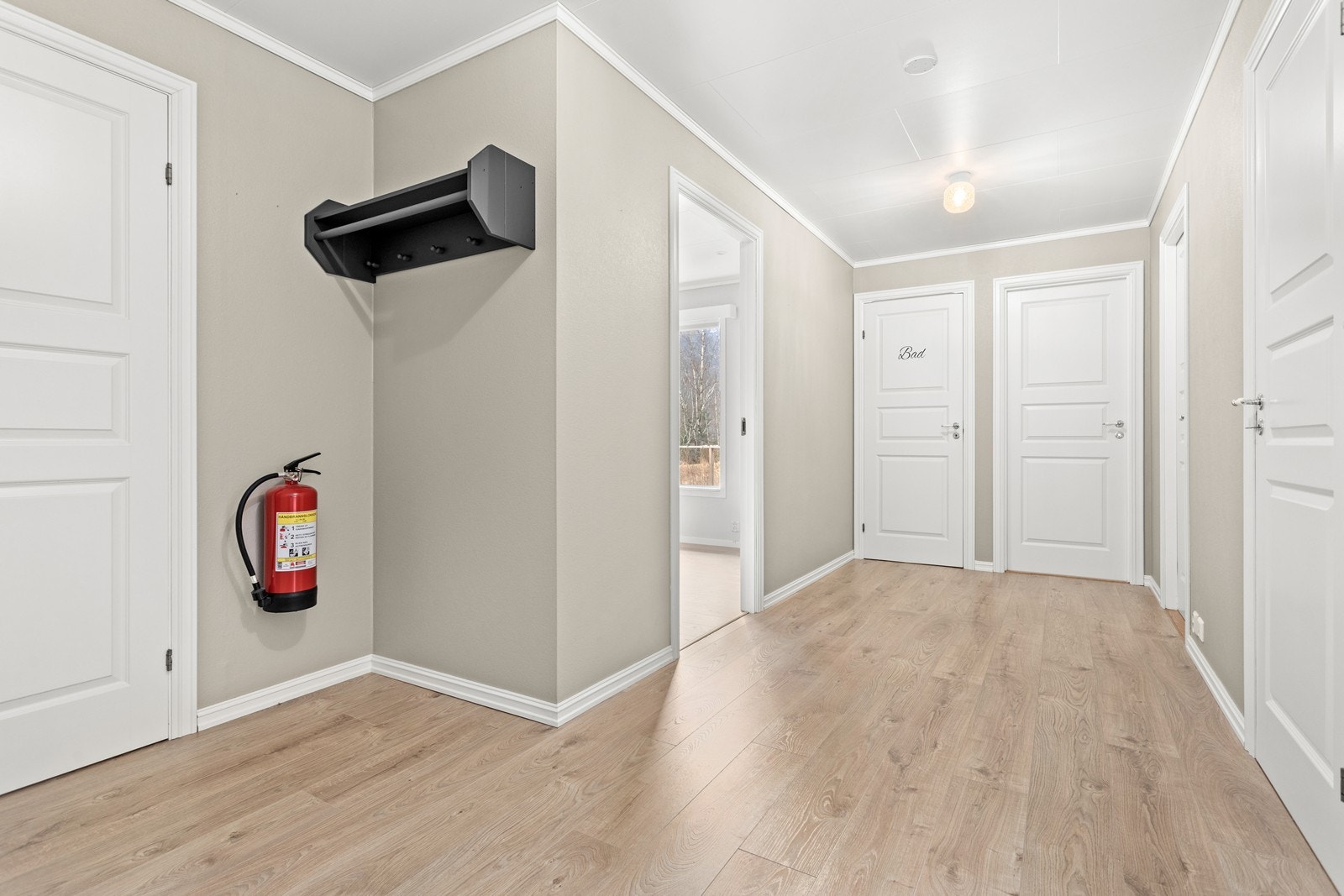 Bustaden har ei arealeffektiv og god planløysing over to plan. Galleribilde