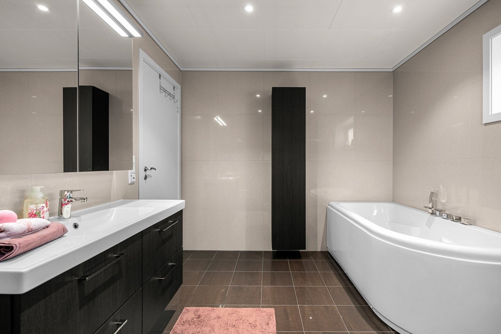 Bad 1. etasje Galleribilde