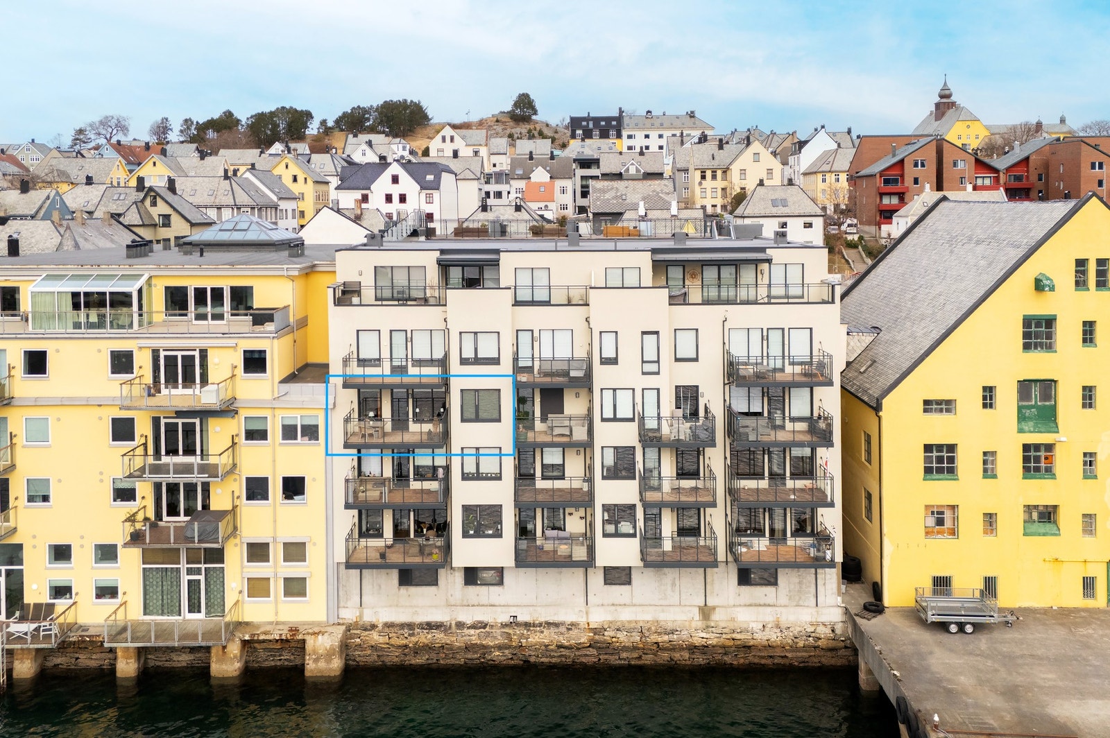 Velkommen til Nedre Strandgate 43A! Foto: JC Foto (John Colbensen) Galleribilde