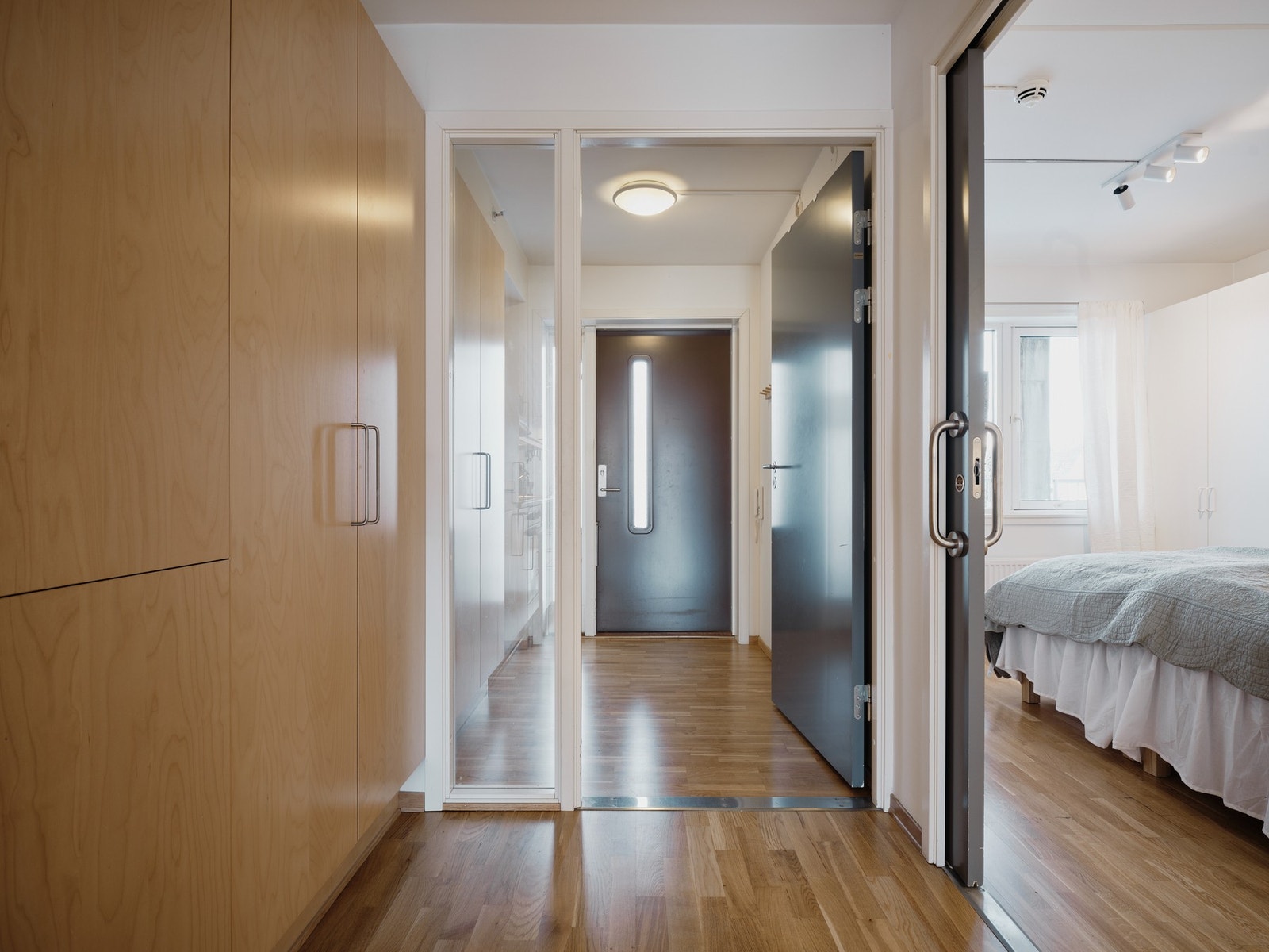 Entré med god plass til yttertøy og sko. Galleribilde