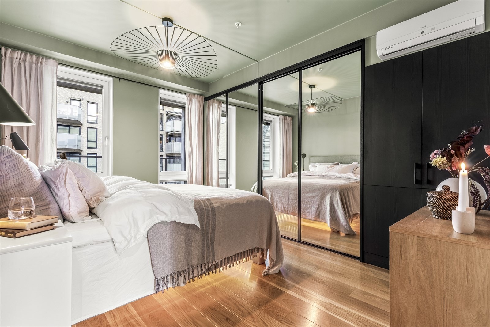 Soverom ll Galleribilde