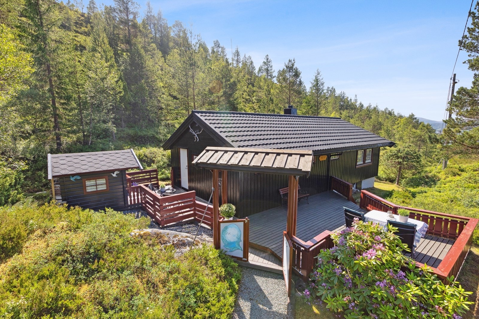 Pent beliggende fritidsbolig i naturskjønne omgivelser. Galleribilde