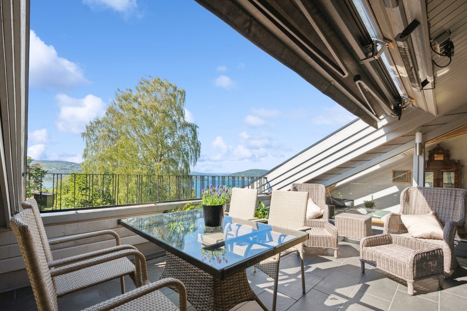 Det er også montert en markise som gir behagelig skygge på de varmeste dagene. Galleribilde