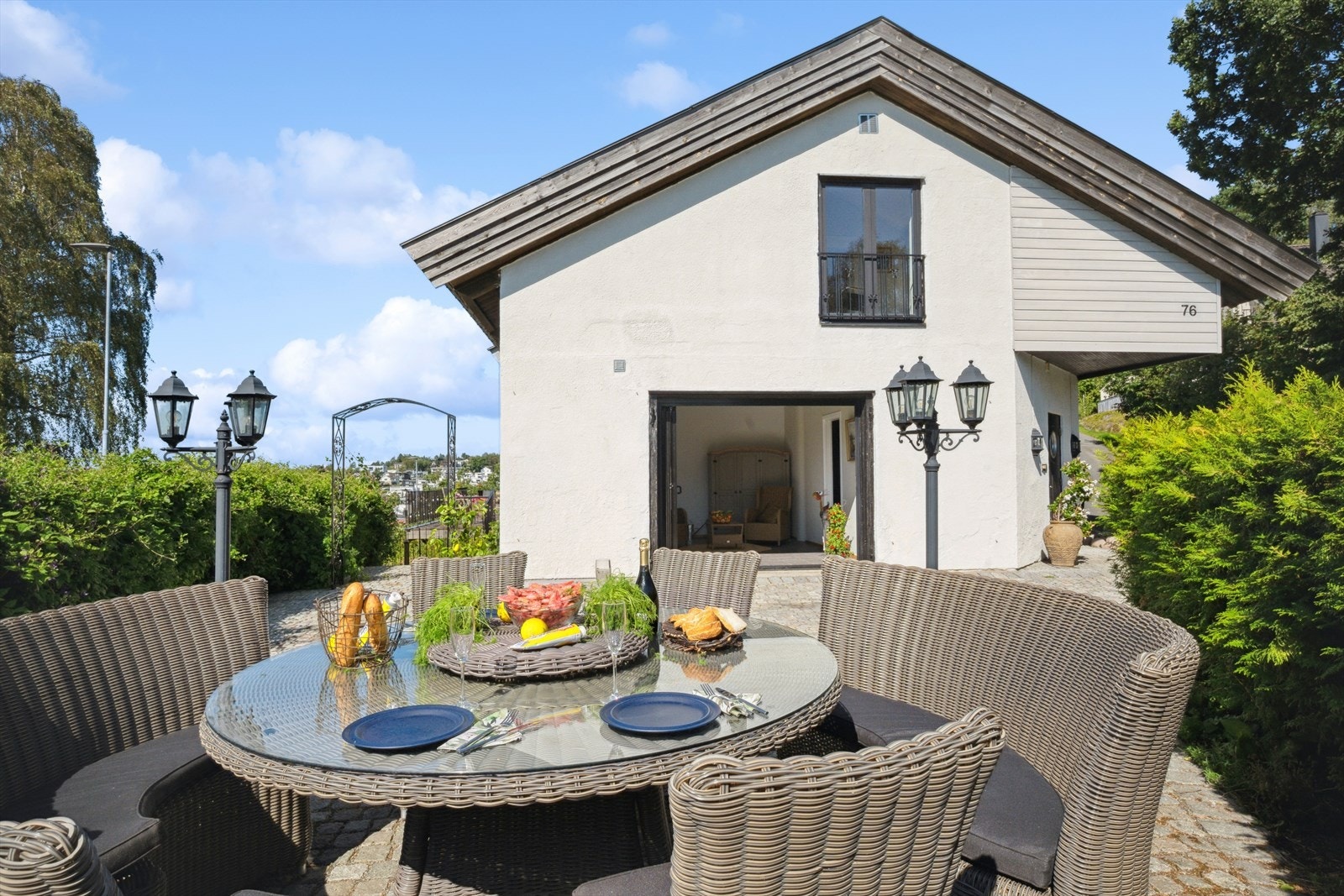 Eiendommen har en nydelig "rød tråd" som gir et godt helhetsinntrykk. Galleribilde