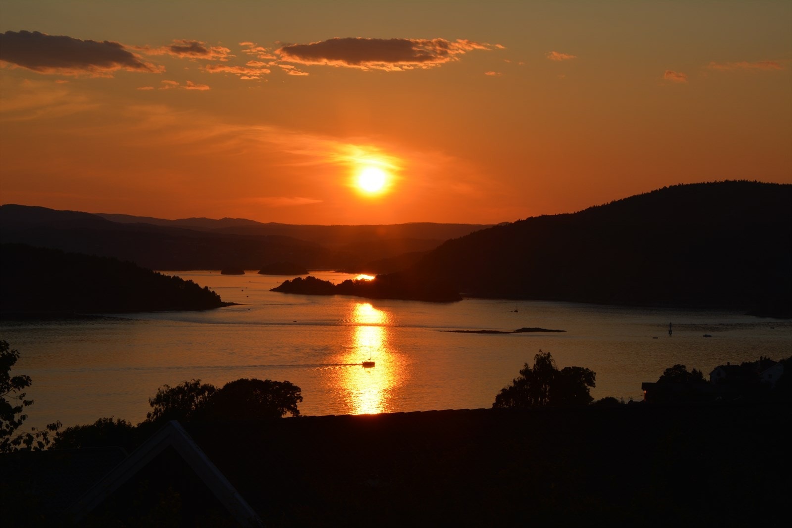 Privat bilde av solnedgang vestfjorden. Galleribilde