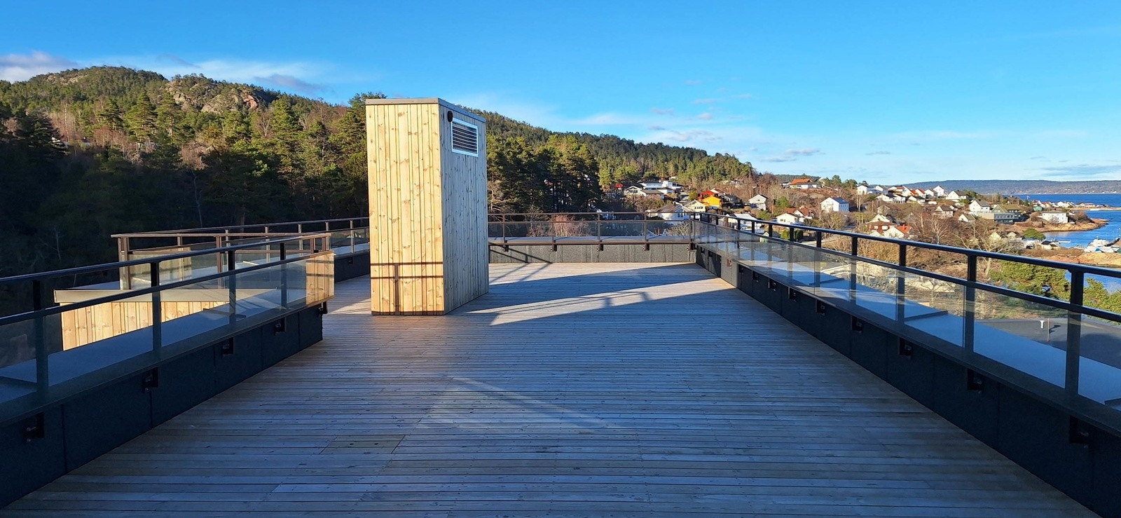 I tillegg til den private balkongen man har i leiligheten er det 2 felles takterrasser som kan benyttes til sosiale samlinger Galleribilde