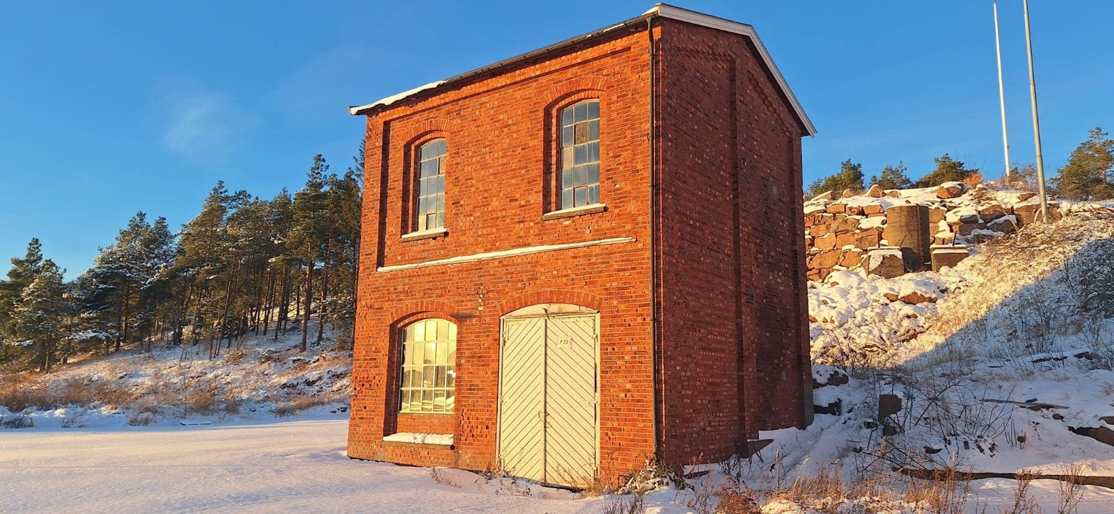 Et av de fredede byggene i nærområde som minner om områdets historie Galleribilde