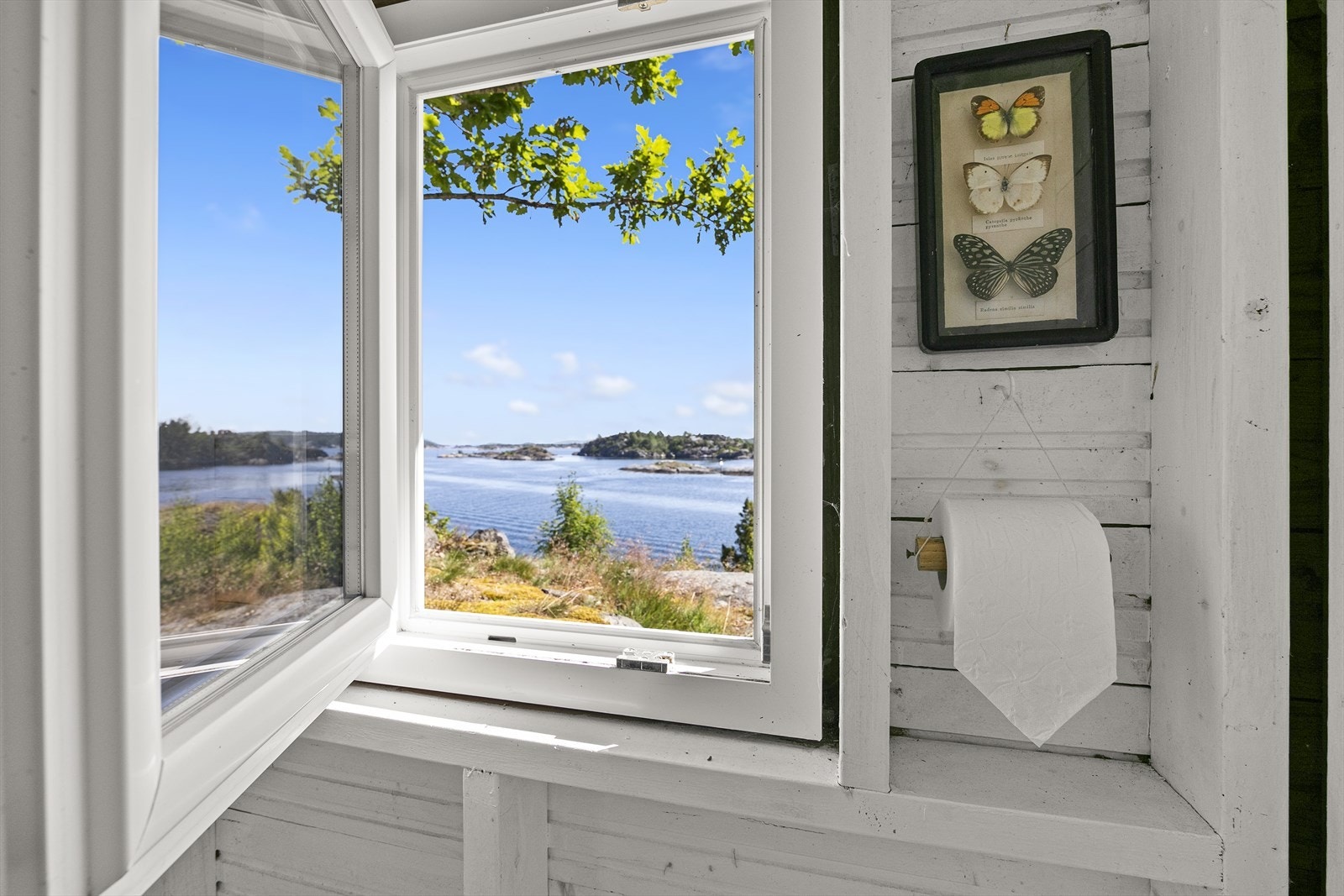 Utsikt fra utedo. Galleribilde