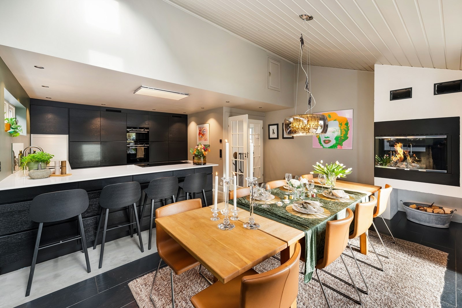 Kjøkkenet ble renovert i 2019 med ny innredning fra Kvik. Galleribilde