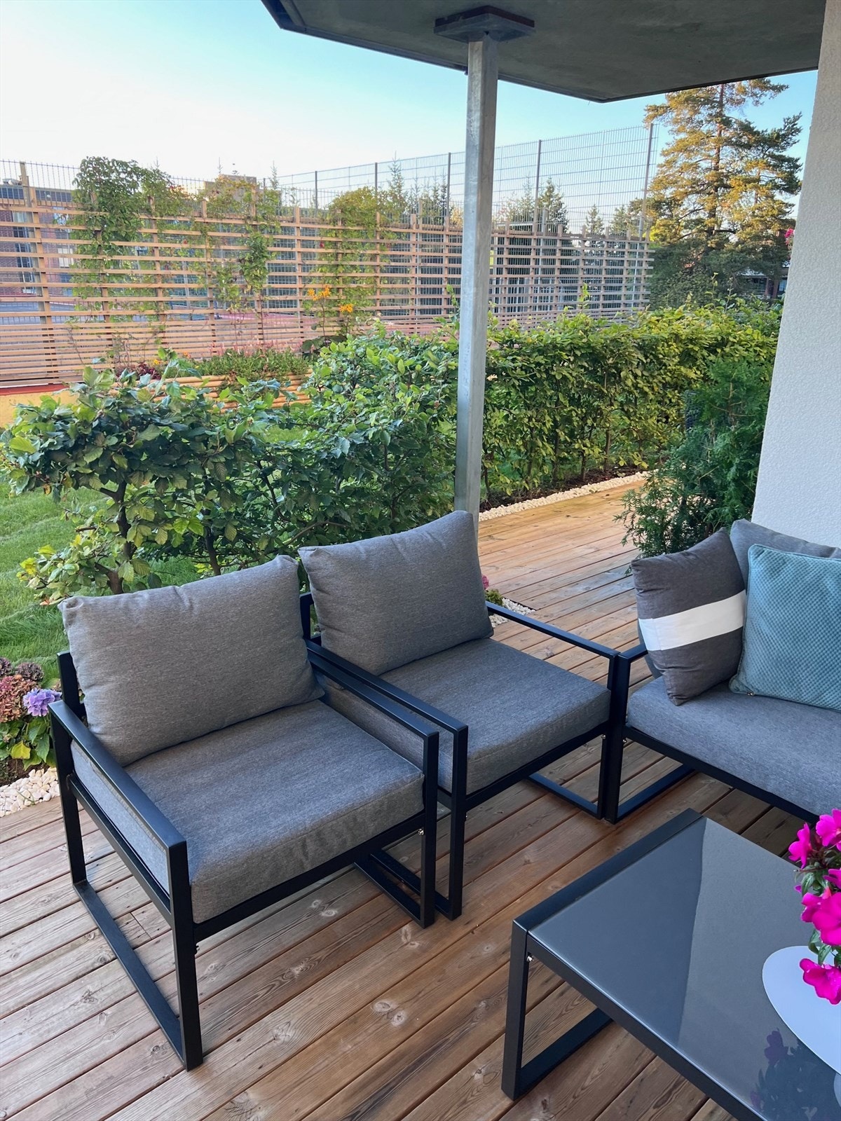 Selgers egne bilder fra terrassen (sommerstid) Galleribilde