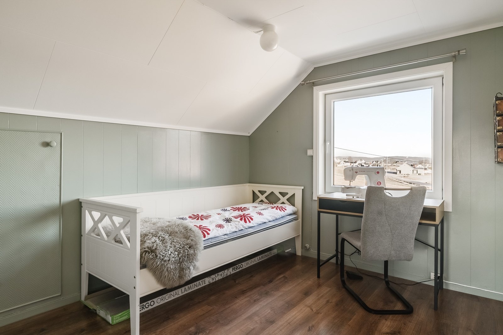 Boligen har fire soverom, disse er på hhv. ca 8, 8, 10 og 10 kvm. Galleribilde