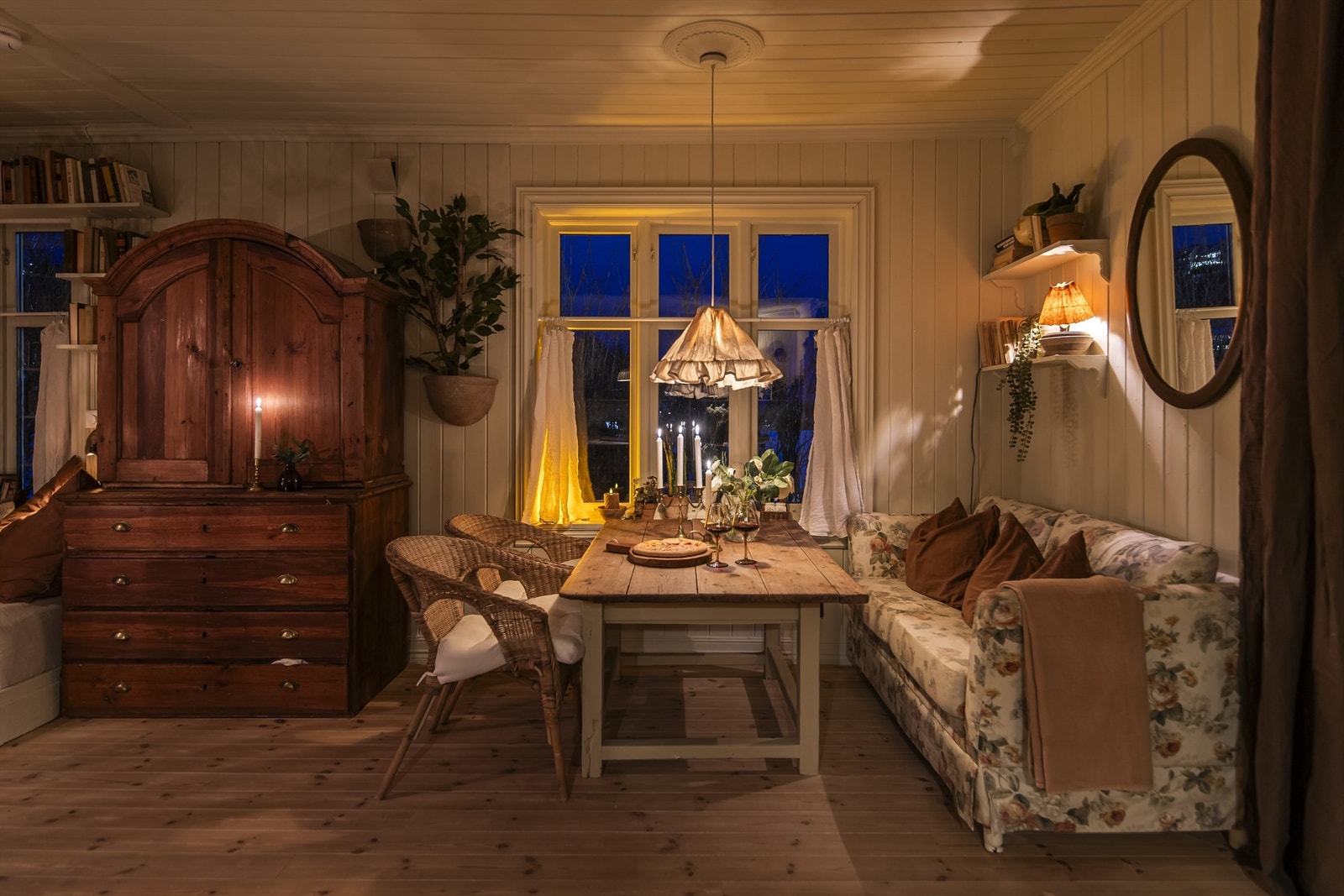 En nydelig plass for å samle familie og venner til middag Galleribilde