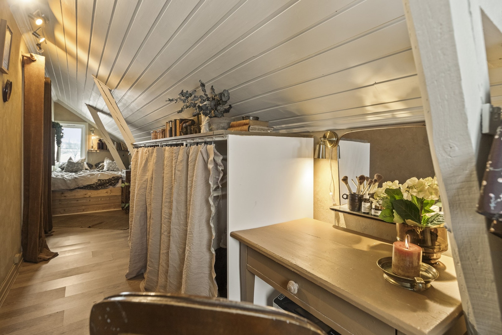 Soverommet strekker seg langt med flere bruksmuligheter Galleribilde