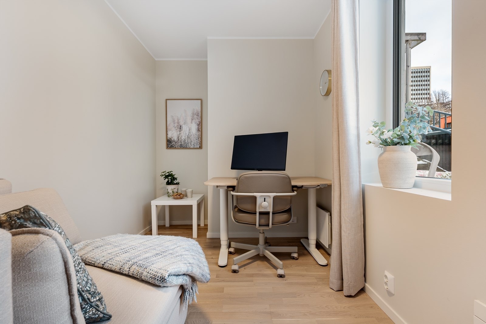 TV-stue, kontor eller gjesterom, et fleksibelt og smart rom. Galleribilde