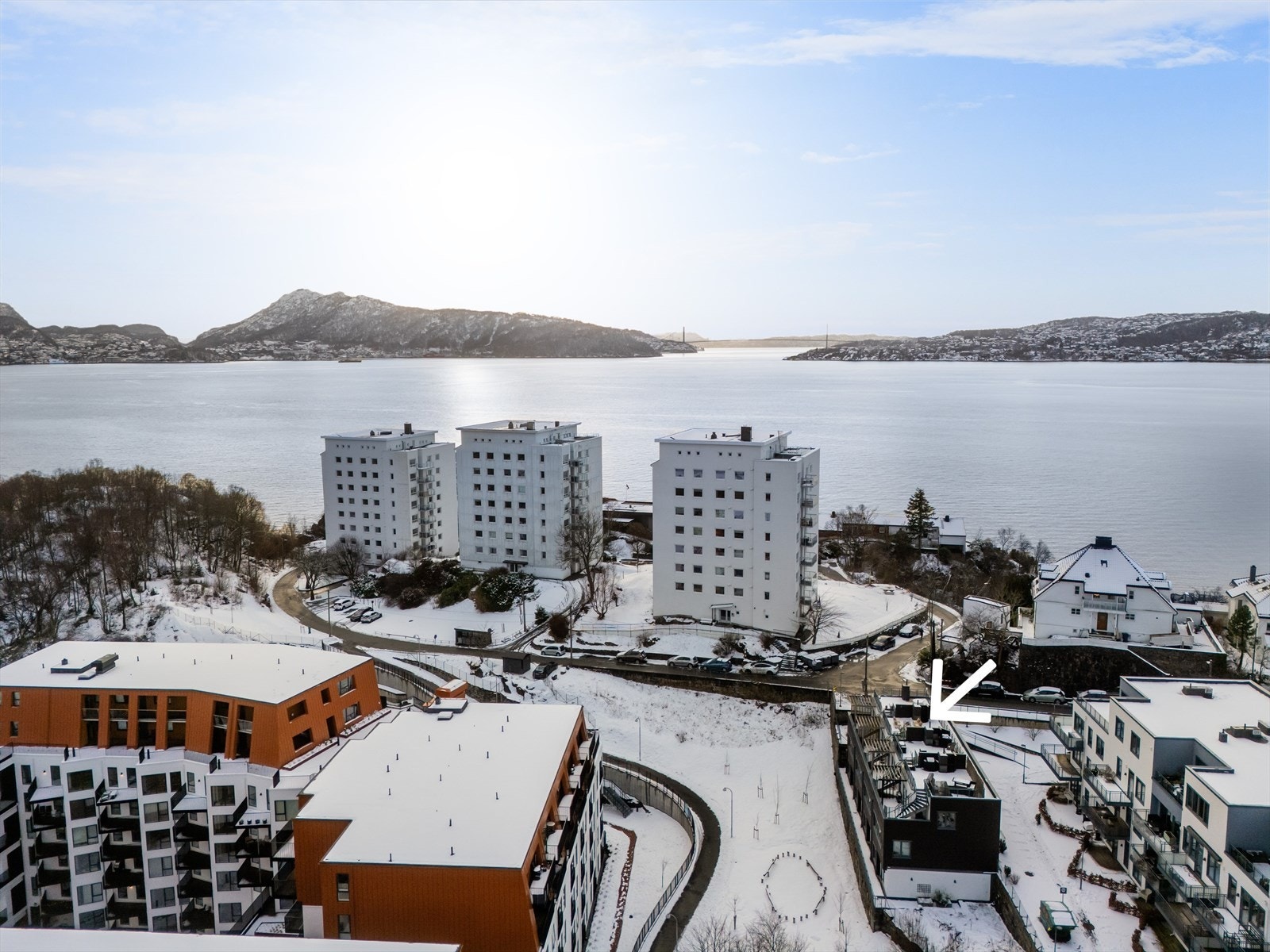 Velkommen til Breiviksveien 46 presentert av Therese Schütz Pettersen v/Eiendomsmegler Norge. Galleribilde