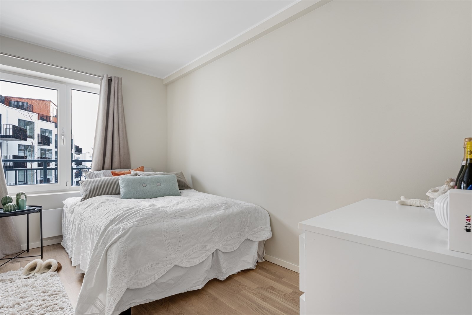 Soverom nummer to i underetasjen er også av god størrelse, perfekt som barnerom. Galleribilde