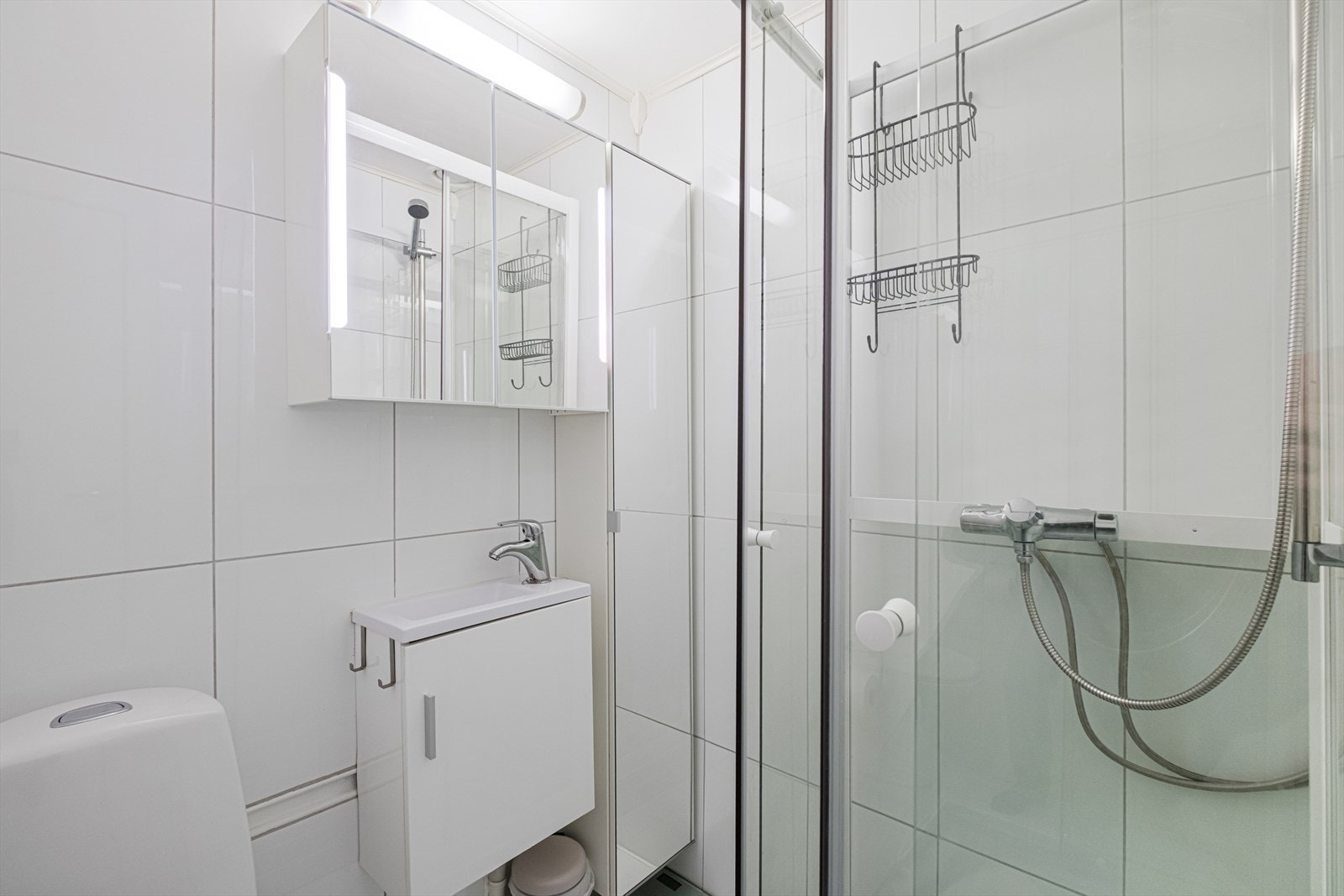 Lyst helfliset bad. Galleribilde