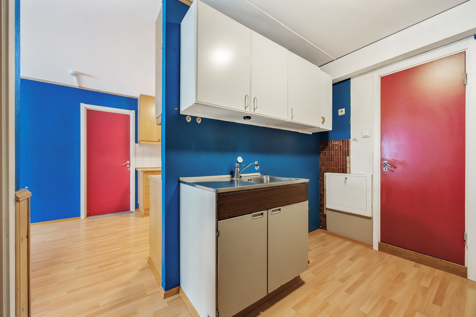 I tilknytning til kjøkkenet er det en praktisk vaskeromsavdeling. Galleribilde