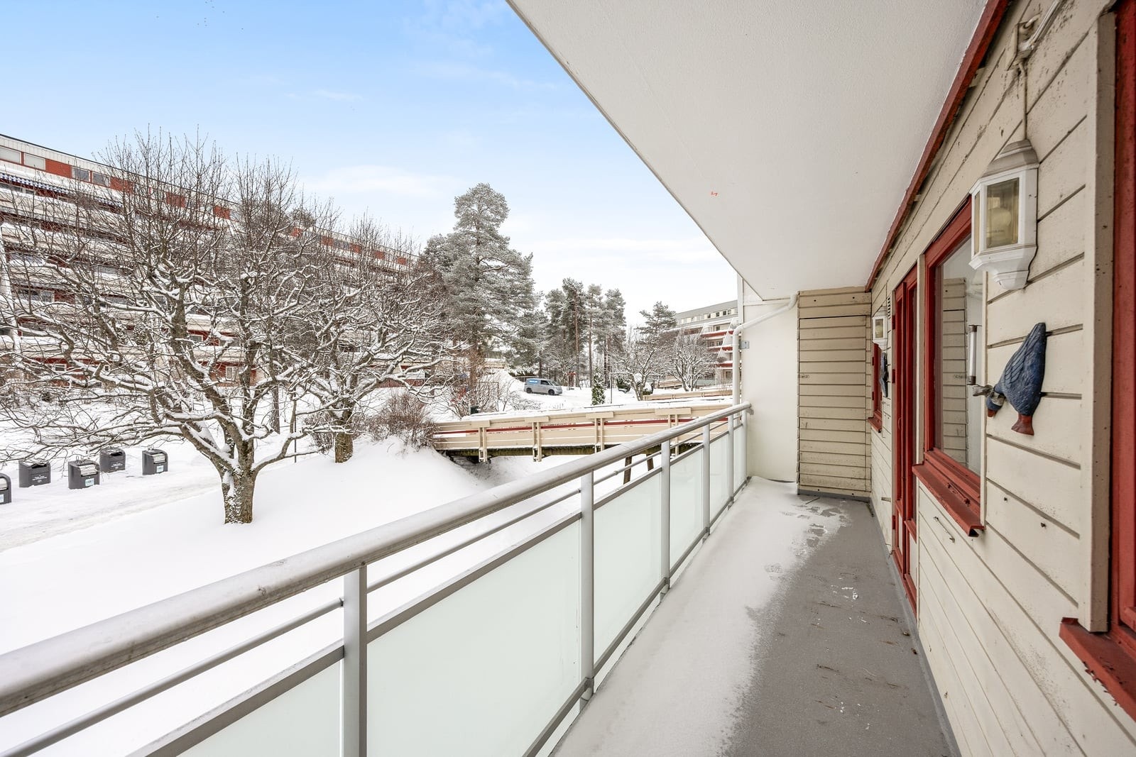 Verandaen har også en praktisk skapbod for ekstra lagring. Galleribilde