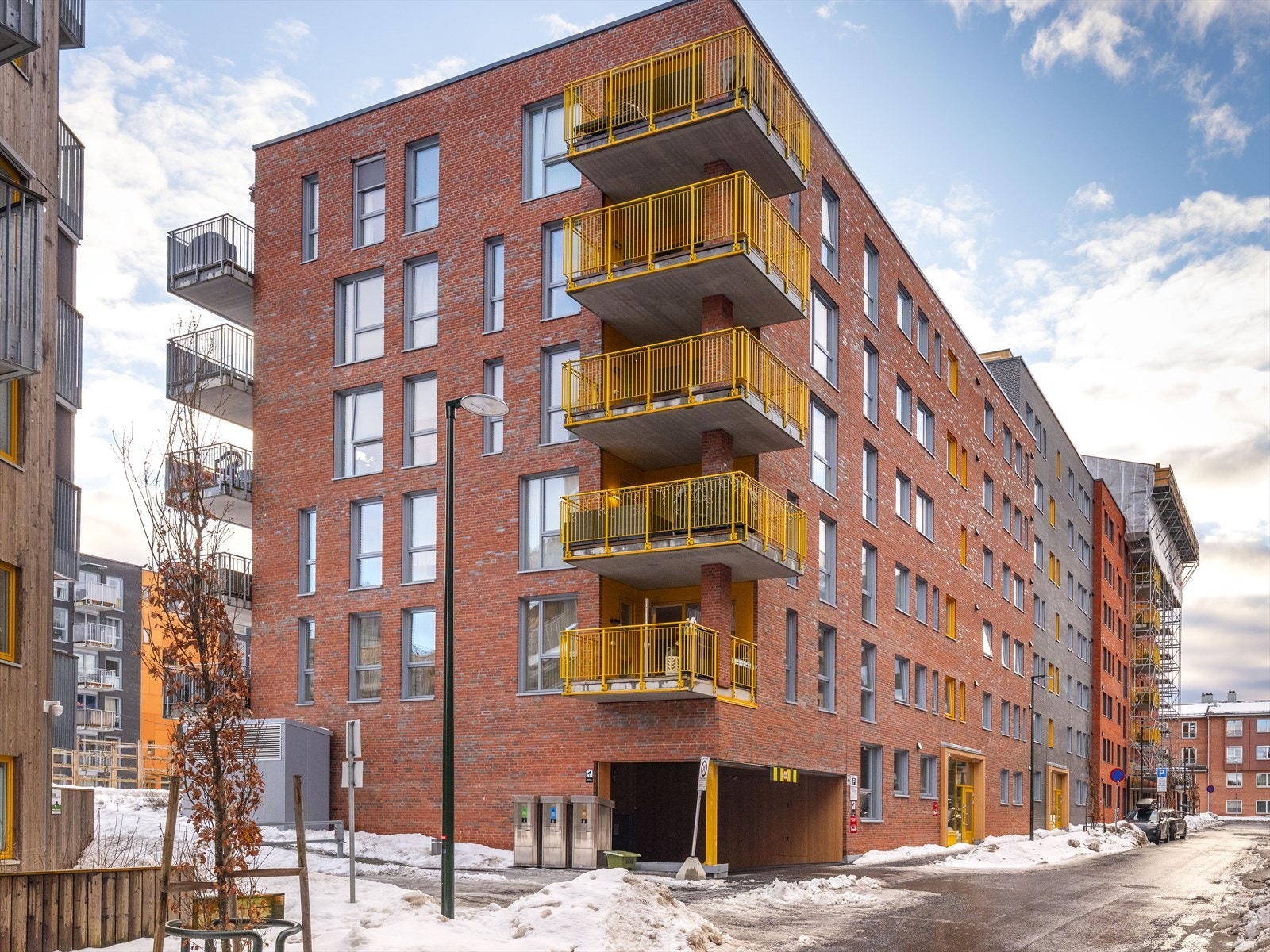 Det medfølger én garasjeplass, med mulighet for å kjøpe en ekstra plass. Galleribilde