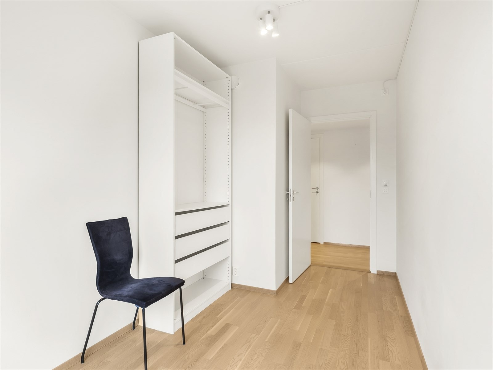 Soverommene er fleksible og kan enkelt innredes som barnerom, gjesterom eller kontor. Galleribilde