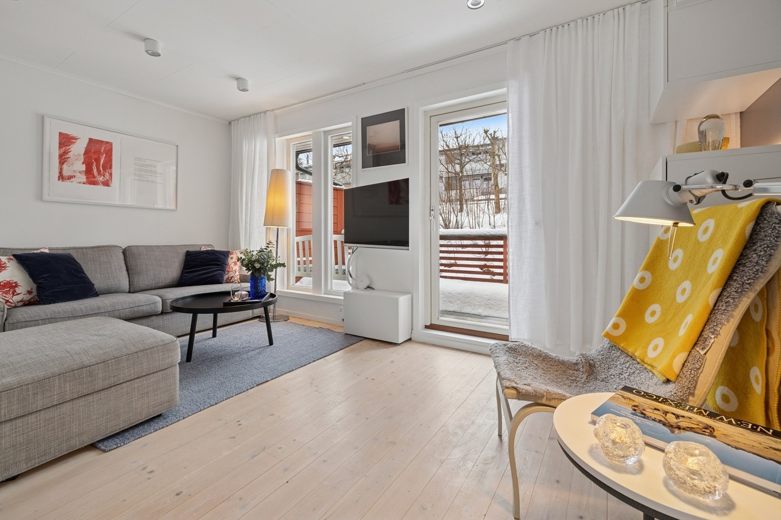 Utgang til veranda også på baksiden. Galleribilde