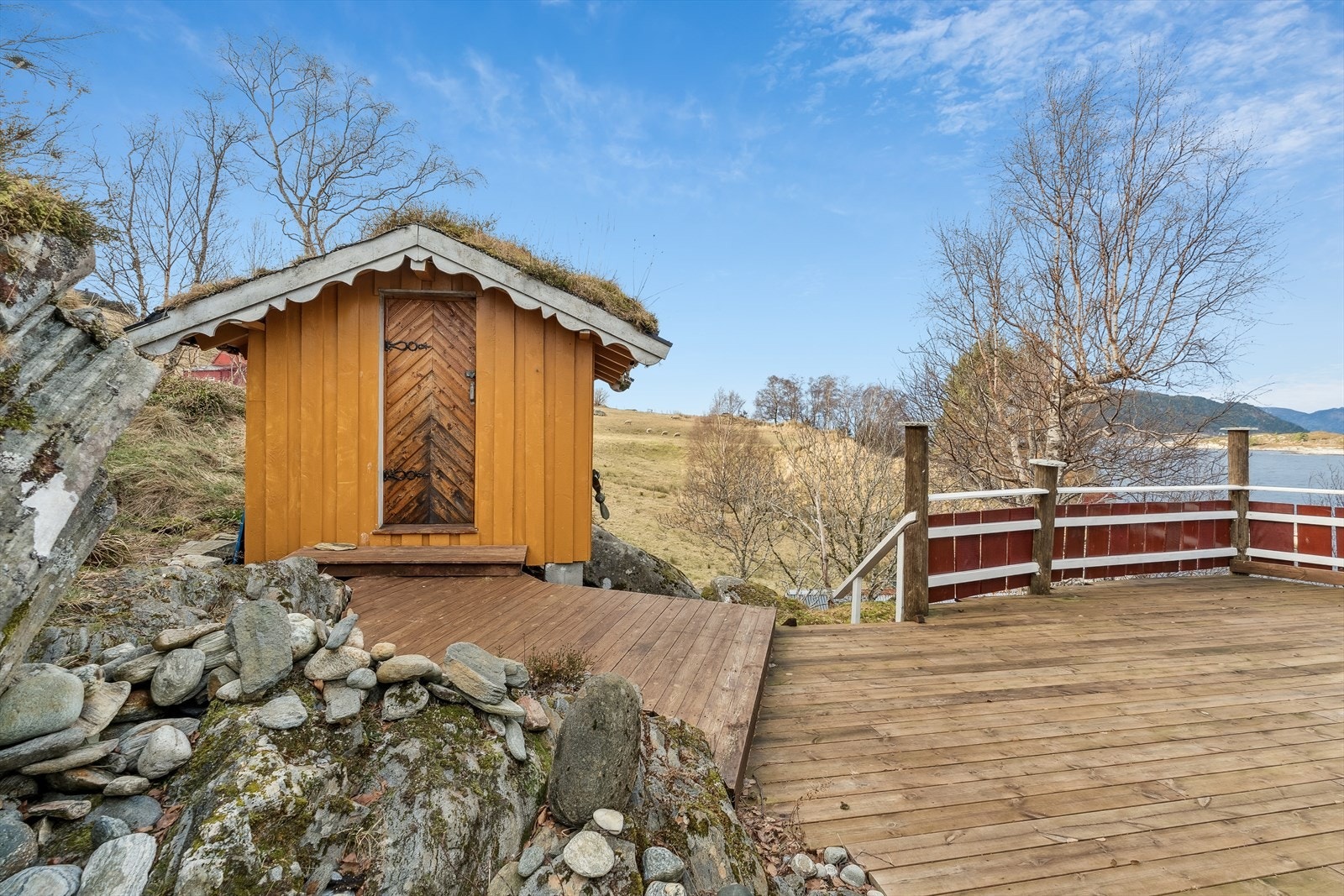 Uthus med lagringsplass Galleribilde