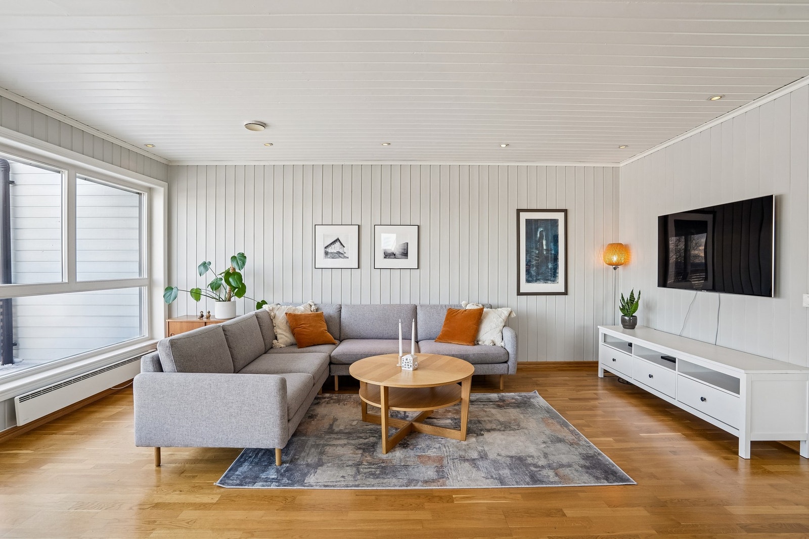 Enkelt å tilpasse ulike behov, enten du ønsker TV-krok, lekesone eller ekstra spiseplass. Galleribilde