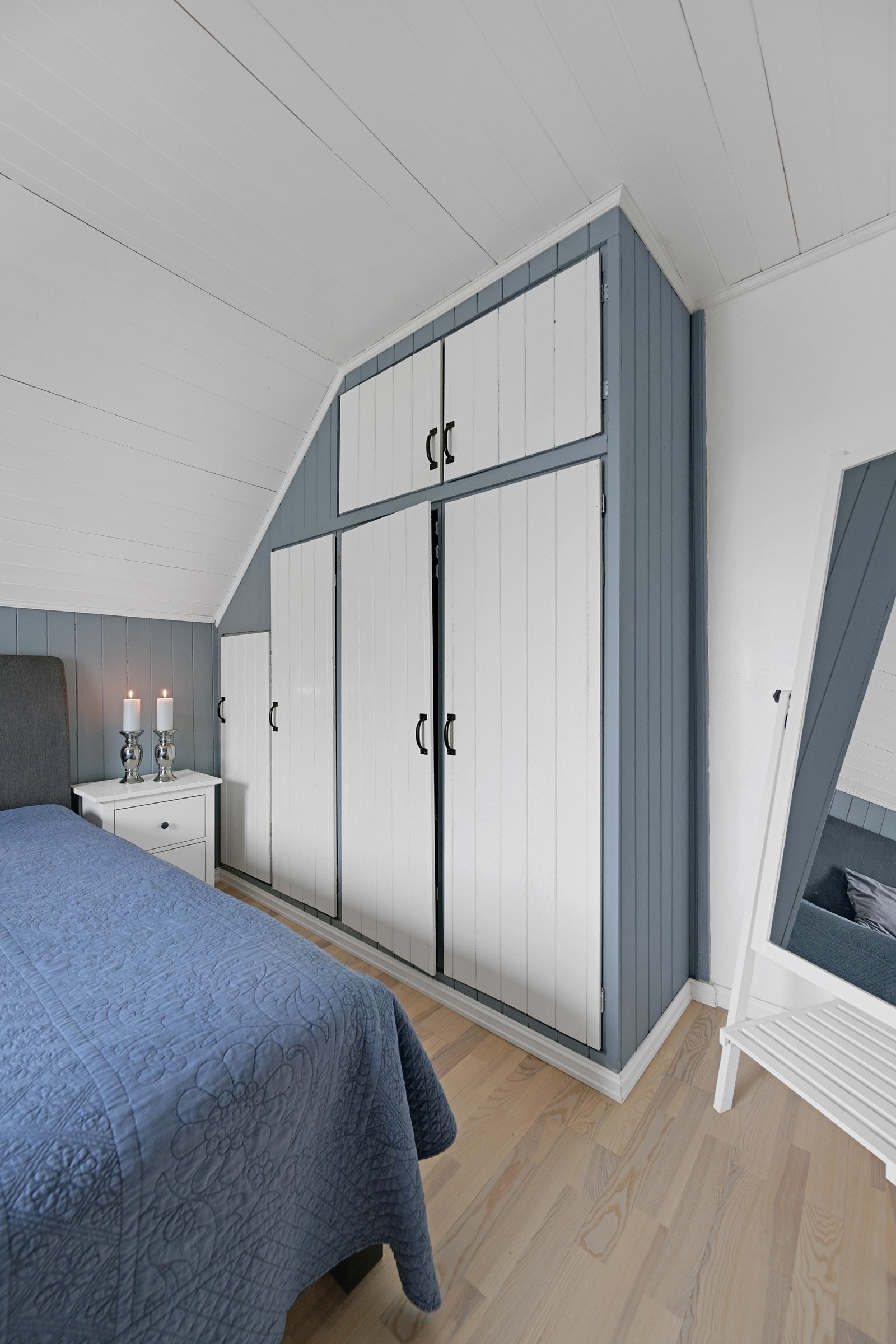 Soverom nr. 1 har skapplass. Galleribilde