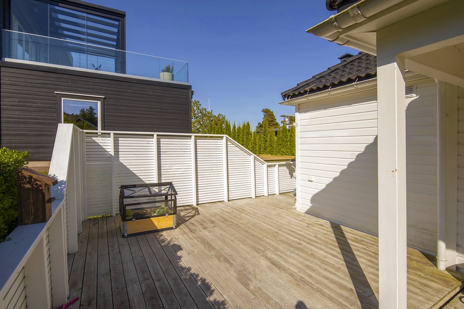 Lun og koselig uteplass Galleribilde