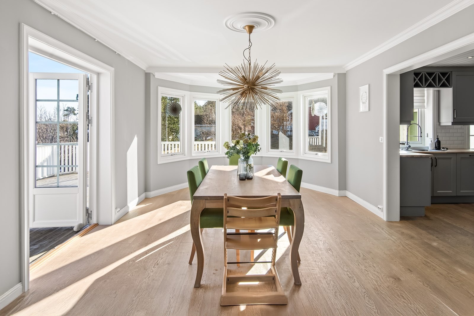 Et klassisk karnapp gir rommet det lille ekstra! Galleribilde