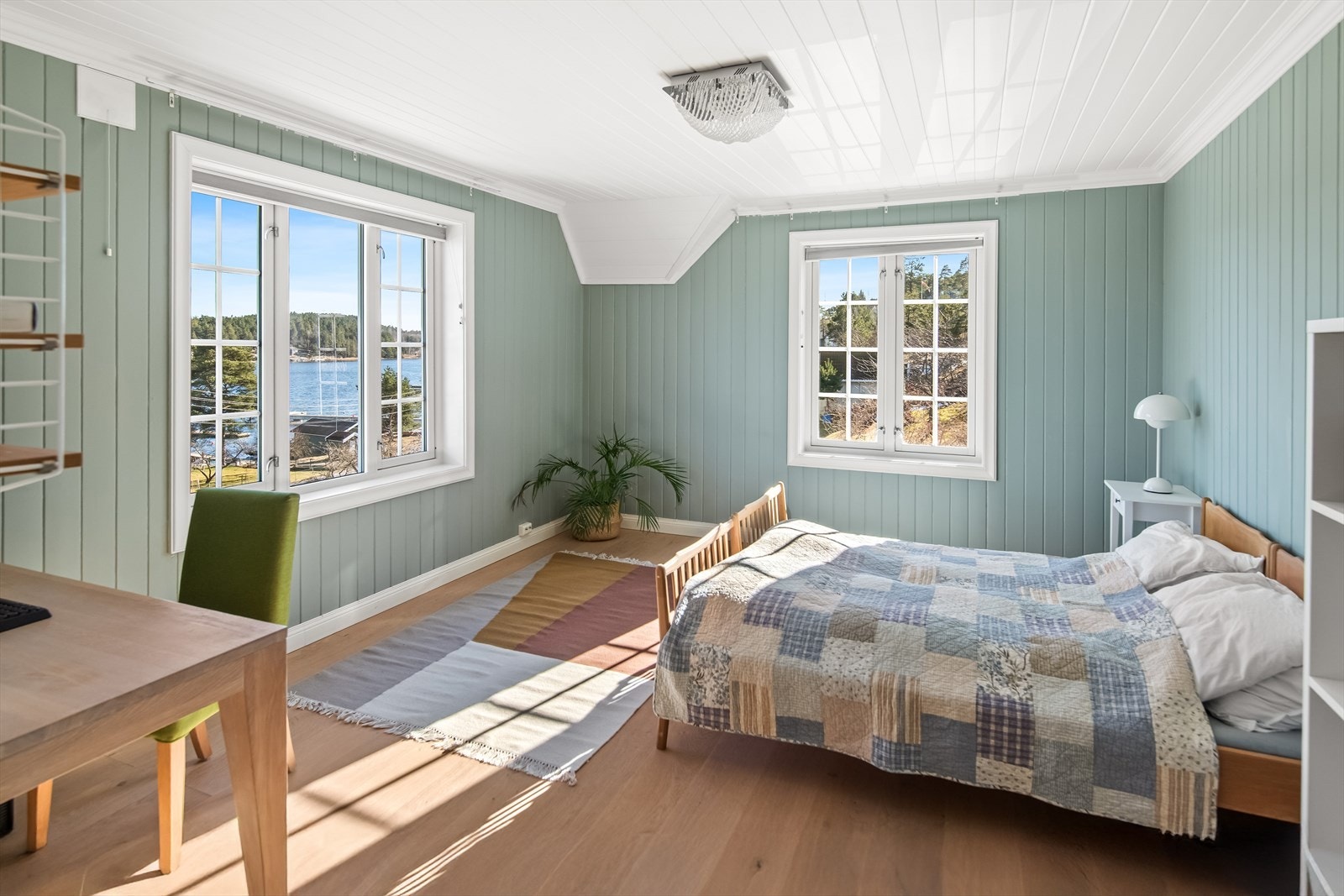 Alle boligens tre soverom er praktisk og fint plassert i andre etasje. Galleribilde