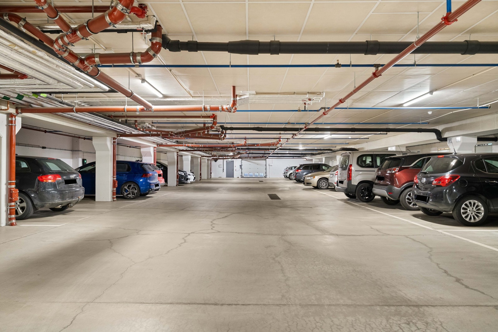 Leiligheten disponerer oppstillingsplass i felles garasjeanlegg. Galleribilde