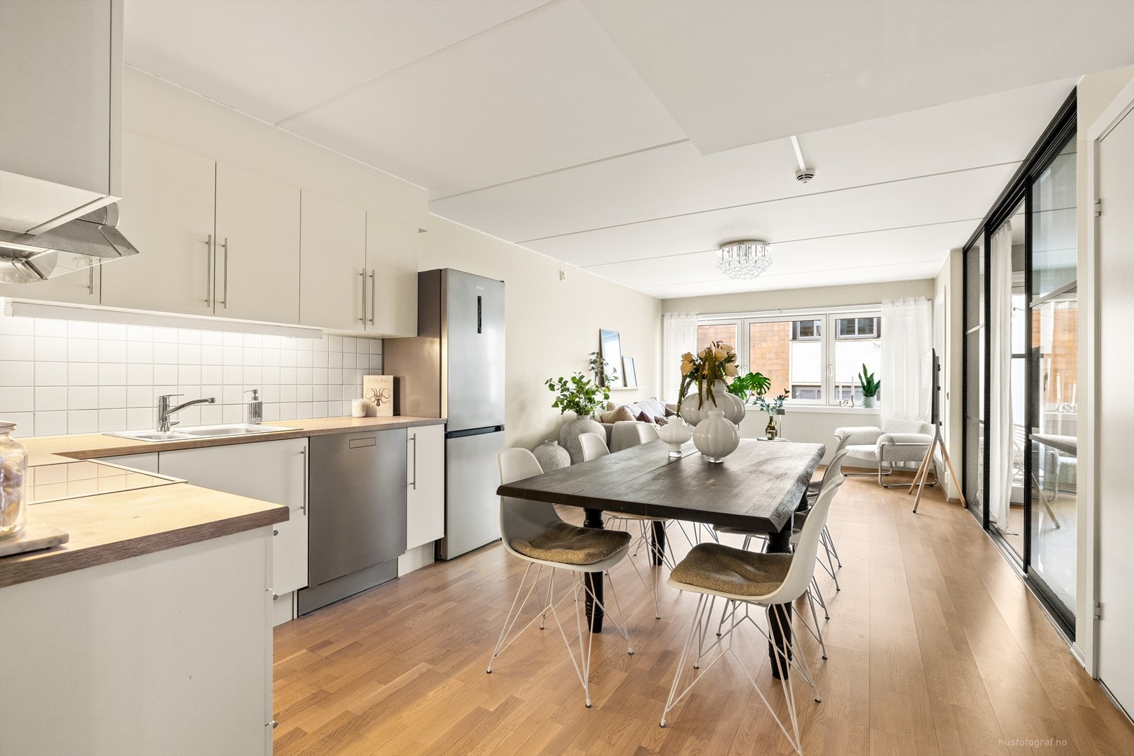 Leiligheten holder en gjennomgående bra standard og har en fin og åpen løsning som gir god romfølelse. Galleribilde